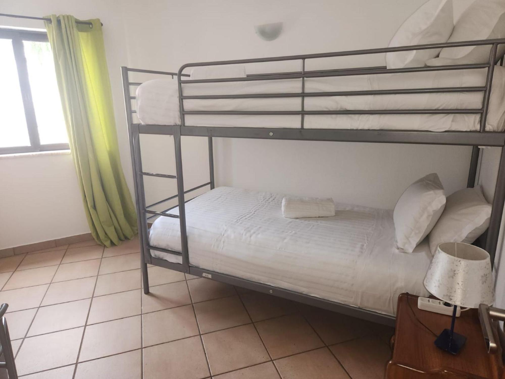 Hostel Sunny House Lagos Exterior foto