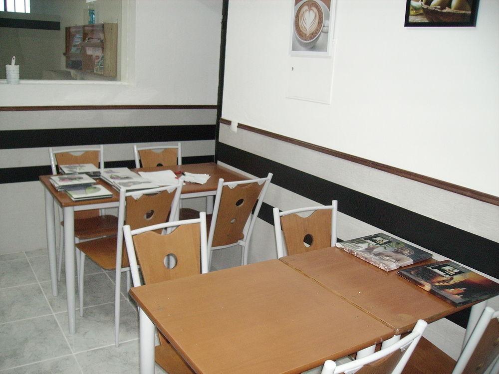 Hostel Sunny House Lagos Exterior foto